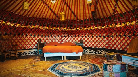 La yourte kirghize Luxury tent in Alès