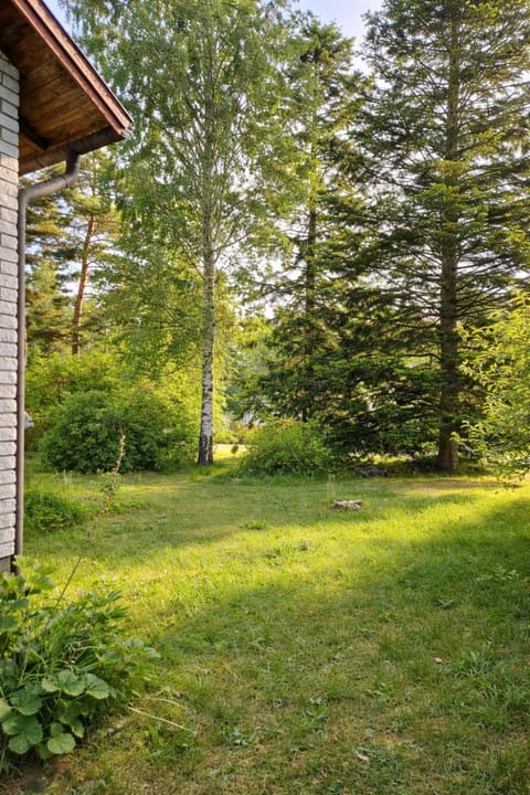 Property building, Garden, View (from property/room), Garden view