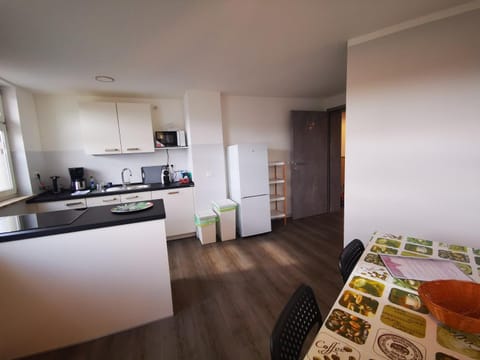 Ferienwohnung mit 11 Einzelzimmern SportCafé Apartment in Zwickau