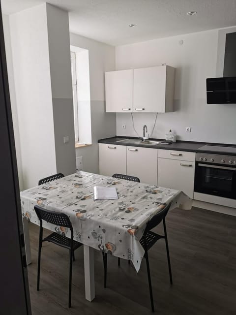 Ferienwohnung mit 11 Einzelzimmern SportCafé Apartment in Zwickau