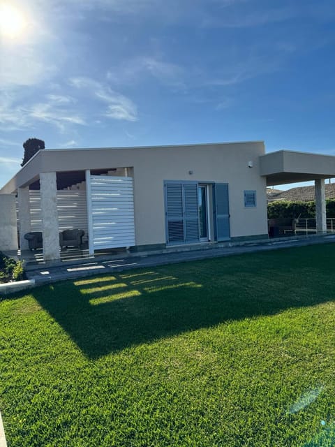 Property building, Garden, Garden view