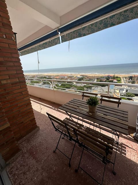 Day, Natural landscape, View (from property/room), Balcony/Terrace, Dining area, Sea view