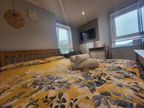 Mini hotel with home facilities in Hamilton West Bed and Breakfast in Hamilton