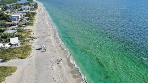 Sand Dollar Siesta-walk to beach less than 1 min! Maison in Manasota Key