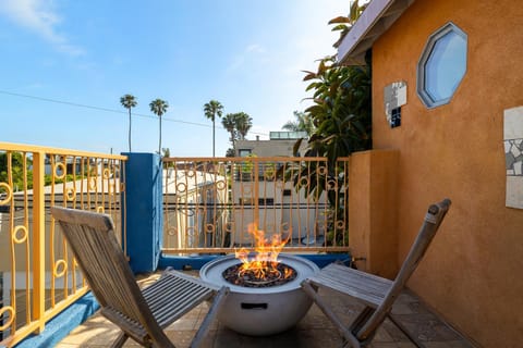 Balcony/Terrace, fireplace