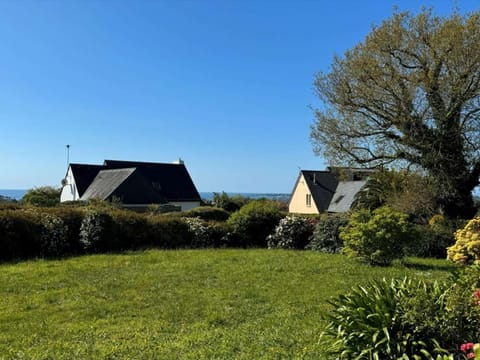 Maison coquette proche plage à La Forêt-Fouesnant - FR-1-481-159 House in Fouesnant