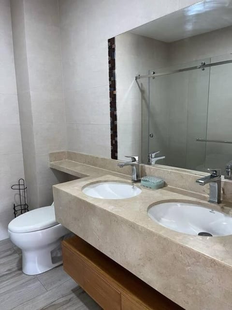 Airbnb Guayaquil, Puerto Santa Ana, Parking Apartment in Guayaquil