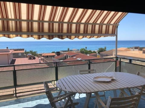 Balcony/Terrace, Dining area, Beach, Sea view