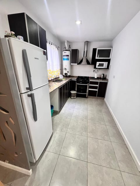 Kitchen or kitchenette, oven, pet friendly, stove