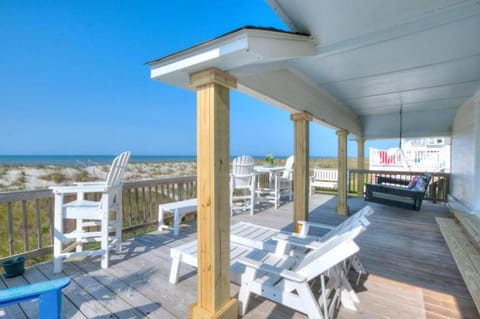 Linger Longer House in Oak Island