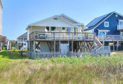 Linger Longer House in Oak Island