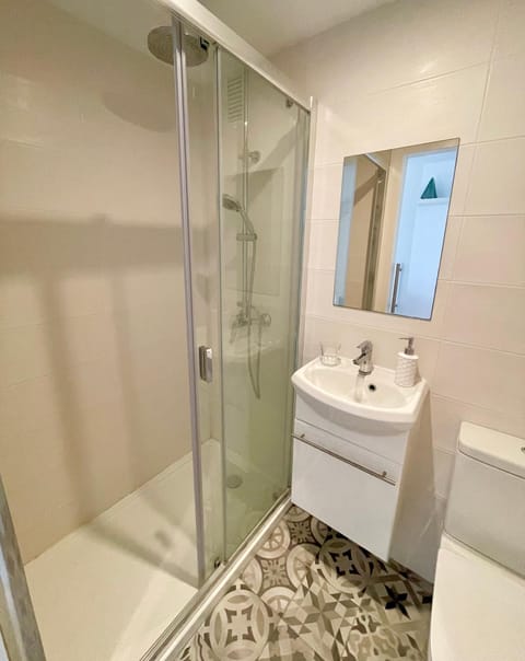 Ensuite Double Room with Sea View in a Shared Apartment in the Centre of Santa Eularia - close to the Beach Location de vacances in Santa Eularia des Riu