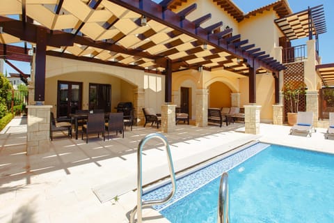 Balcony/Terrace, Swimming pool