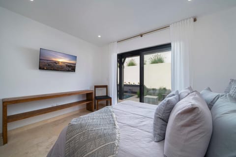 3BD Copala Luxury Villa Private Pool Oceanview Quivira 5-star Amenities House in Cabo San Lucas