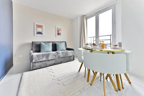 Living room, Photo of the whole room, Seating area, Dining area