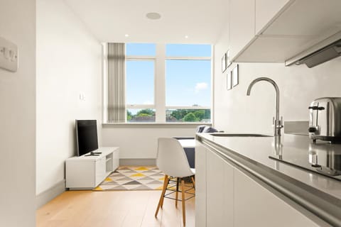 One Bedroom Serviced Apartments in Harrow Eigentumswohnung in Pinner