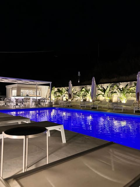 Night, Pool view, Swimming pool, sunbed