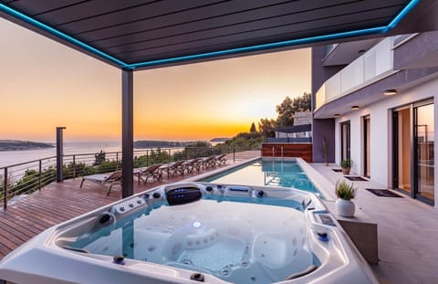 Hot Tub, Sea view, Swimming pool, Sunset