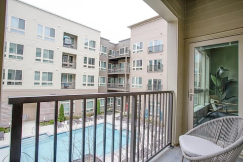 Modern Condo with Amazing Amenities at Alexandria Copropriété in Belle Haven