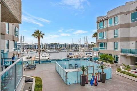 8 Marina Penthouse Water front Apartment in Marina del Rey