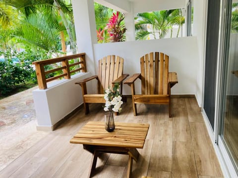 Balcony/Terrace, Garden view