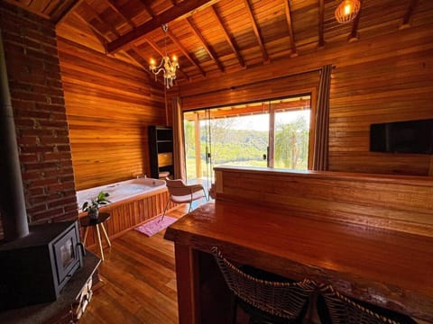 Hot Tub, Seating area, Dining area, Mountain view