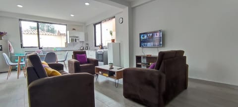 Communal lounge/ TV room