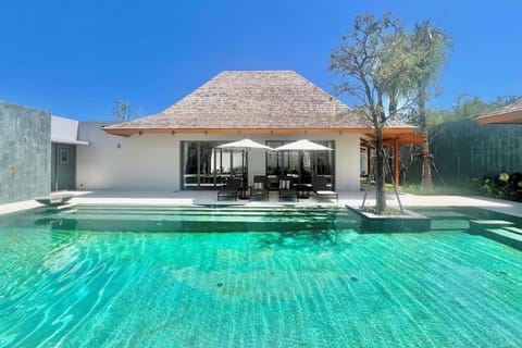 New luxury villa with maid Anchan Tropicana Chalet in Choeng Thale