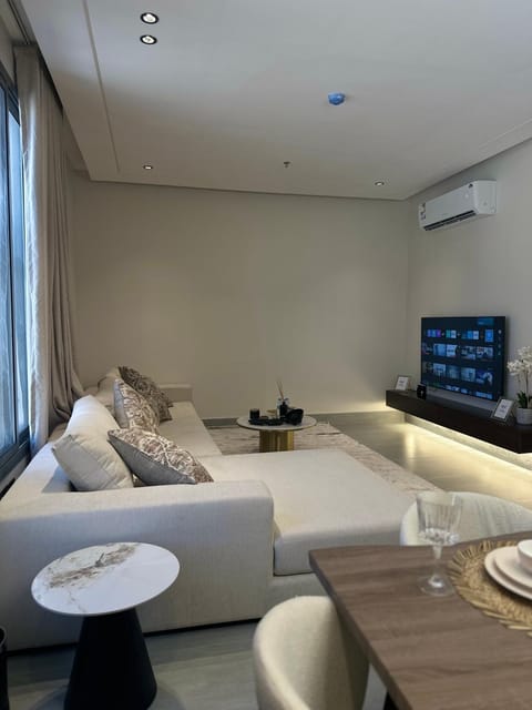 شقق ميلاد الفاخره ثلاث غرف نوم اربع أسره Apartment in Riyadh