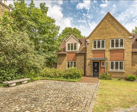 Property building, Day, Garden, Garden view