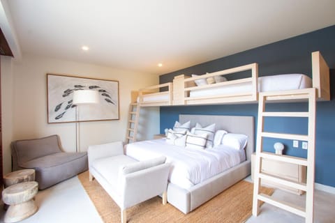 Photo of the whole room, Bedroom, bunk bed