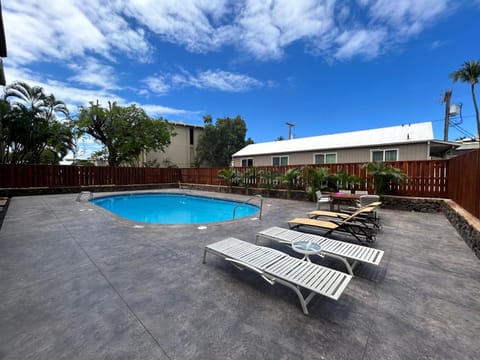 Pool view, Swimming pool, sunbed