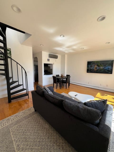 Mulzac Rentals - Loft Penthouse Vacation rental in Bedford-Stuyvesant