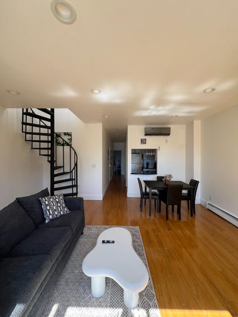 Mulzac Rentals - Loft Penthouse Vacation rental in Bedford-Stuyvesant