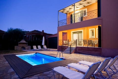 Property building, Balcony/Terrace, Swimming pool, sunbed