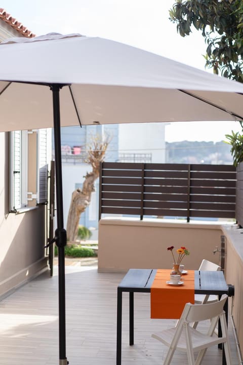 Patio, Day, Balcony/Terrace