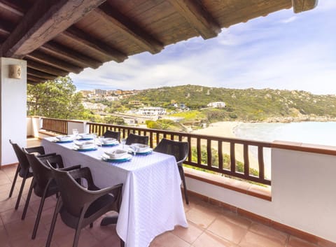 View (from property/room), Balcony/Terrace, Dining area, Sea view