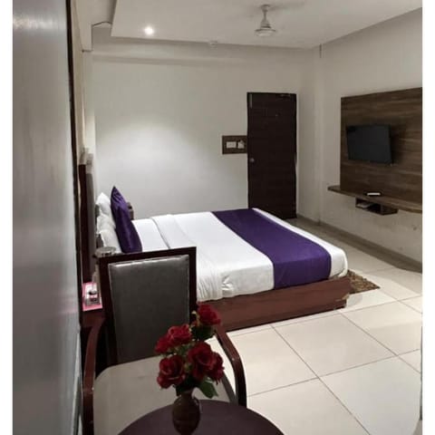 Shrimad Chandkheda Hotel in Ahmedabad