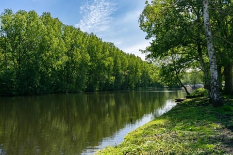 Camping EuroParcs Het Amsterdamse Bos Campground/ 
RV Resort in Amstelveen