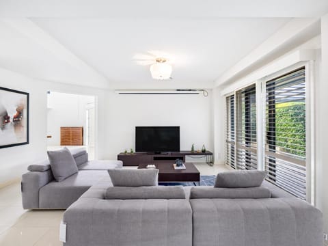 Spacious Comfy 4 Bedroom Home near Sunnybank House in Brisbane