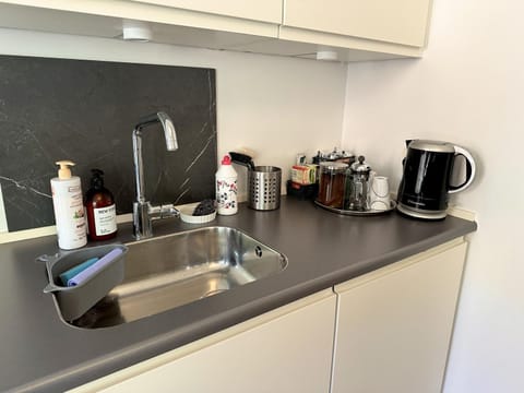 Coffee/tea facilities, Kitchen or kitchenette