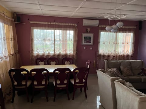Berakah Cozy Rentals Condominio in Freetown