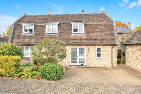 Property building, Garden, Garden view