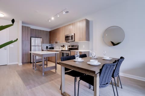 Exceptional Comfort: Apartment at Alexandria Condominio in Belle Haven