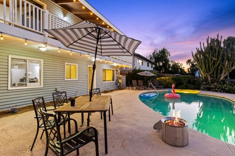 Pet friendly Vet Owned Home with Pool House in Fallbrook