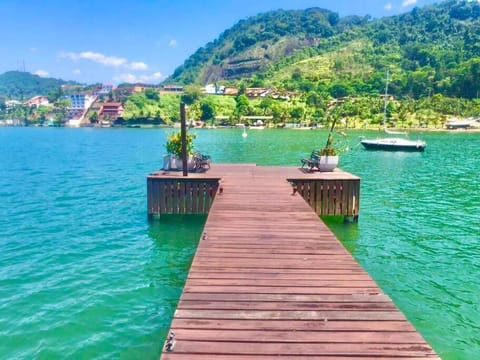 Condomínio com Pier - Beira Mar - Angra dos Reis House in Angra dos Reis