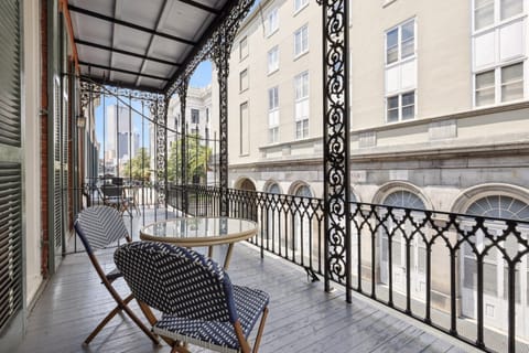 Balcony/Terrace, City view