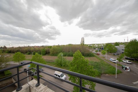 View (from property/room), Balcony/Terrace