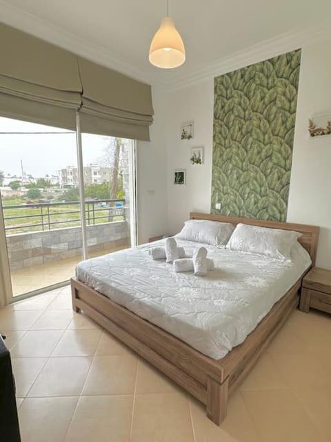 Bed, Balcony/Terrace, Photo of the whole room, Bedroom, towels