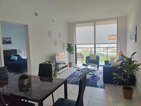 Luxe 1-Bdrm Apt Downtown Doral Apartment in Doral